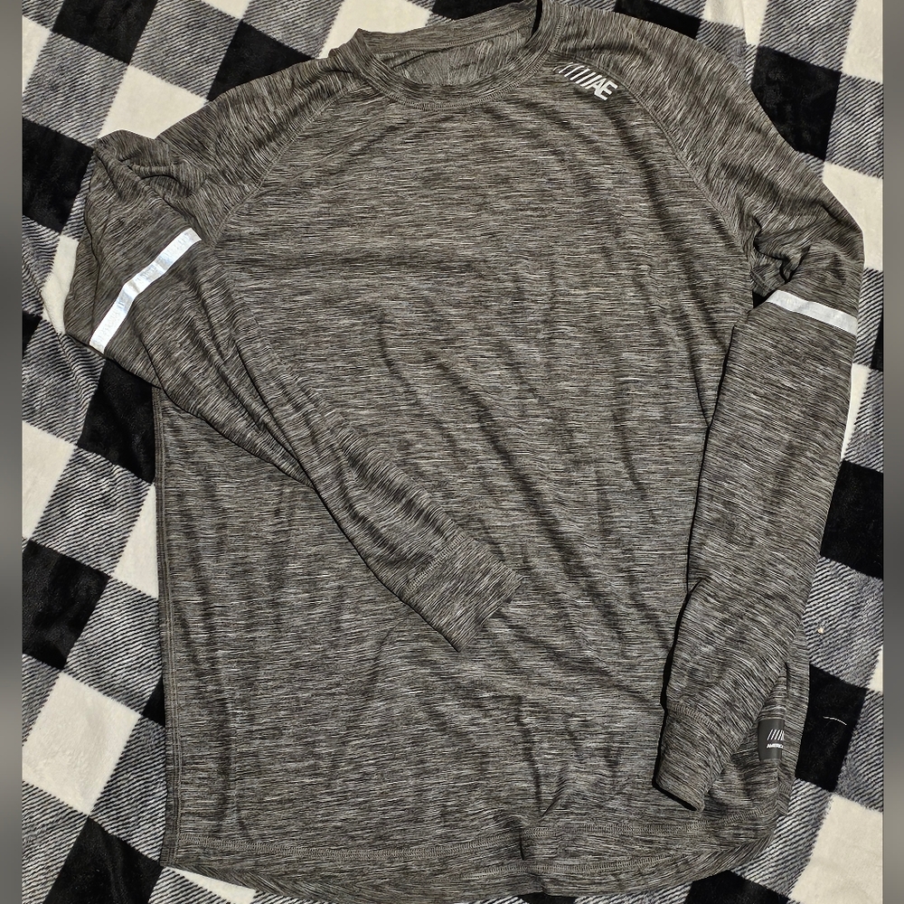 American Eagle workout shirt